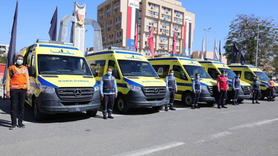 مصر : عشرات سيارات الإسعاف لدعم مصابي فلسطين