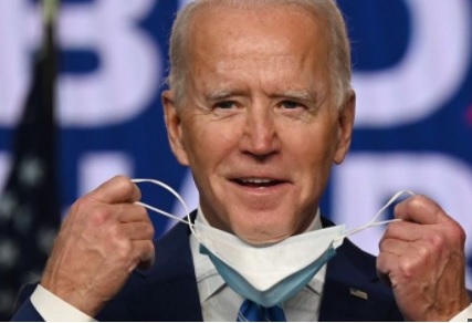 أمريكا تلغي إلزامية وضع الأقنعة في الأماكن العامة